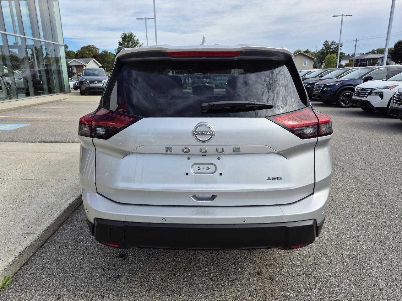 2025 Nissan Rogue S Photo20