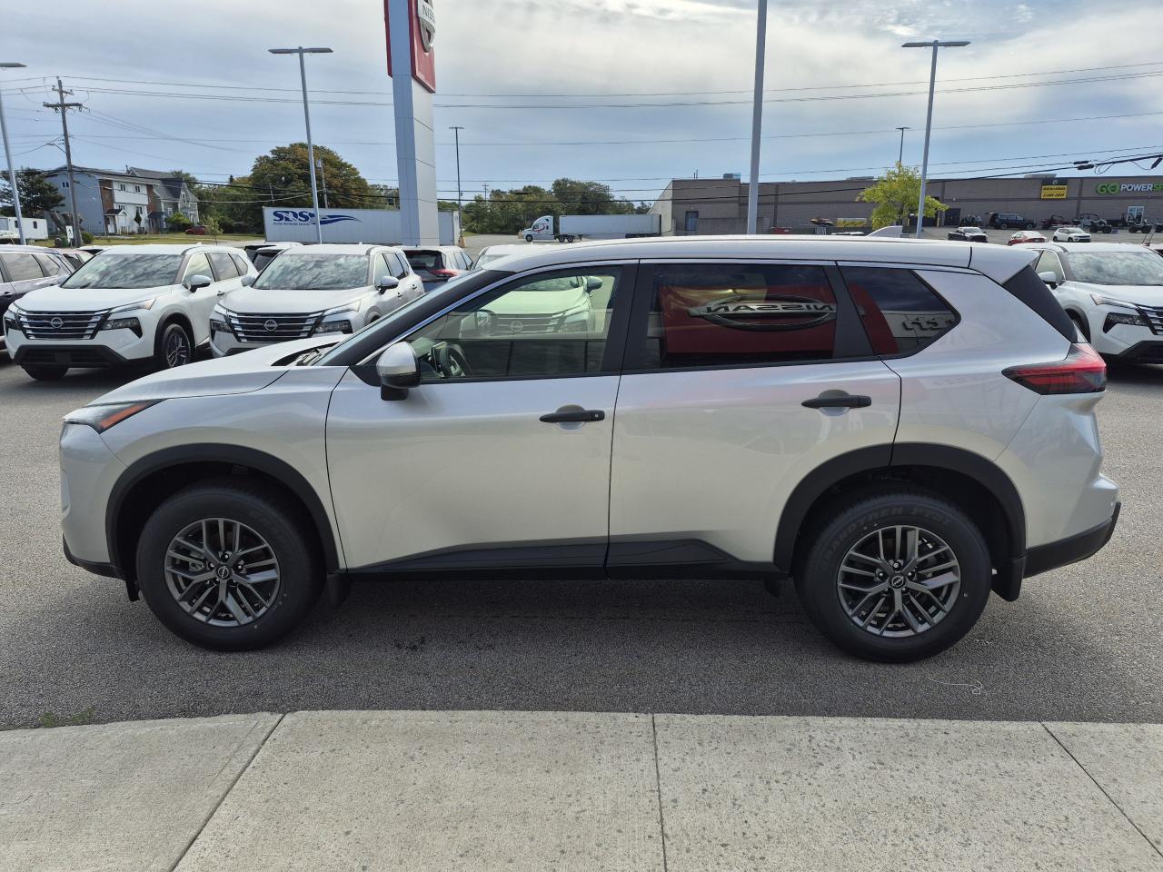 2025 Nissan Rogue S Photo3