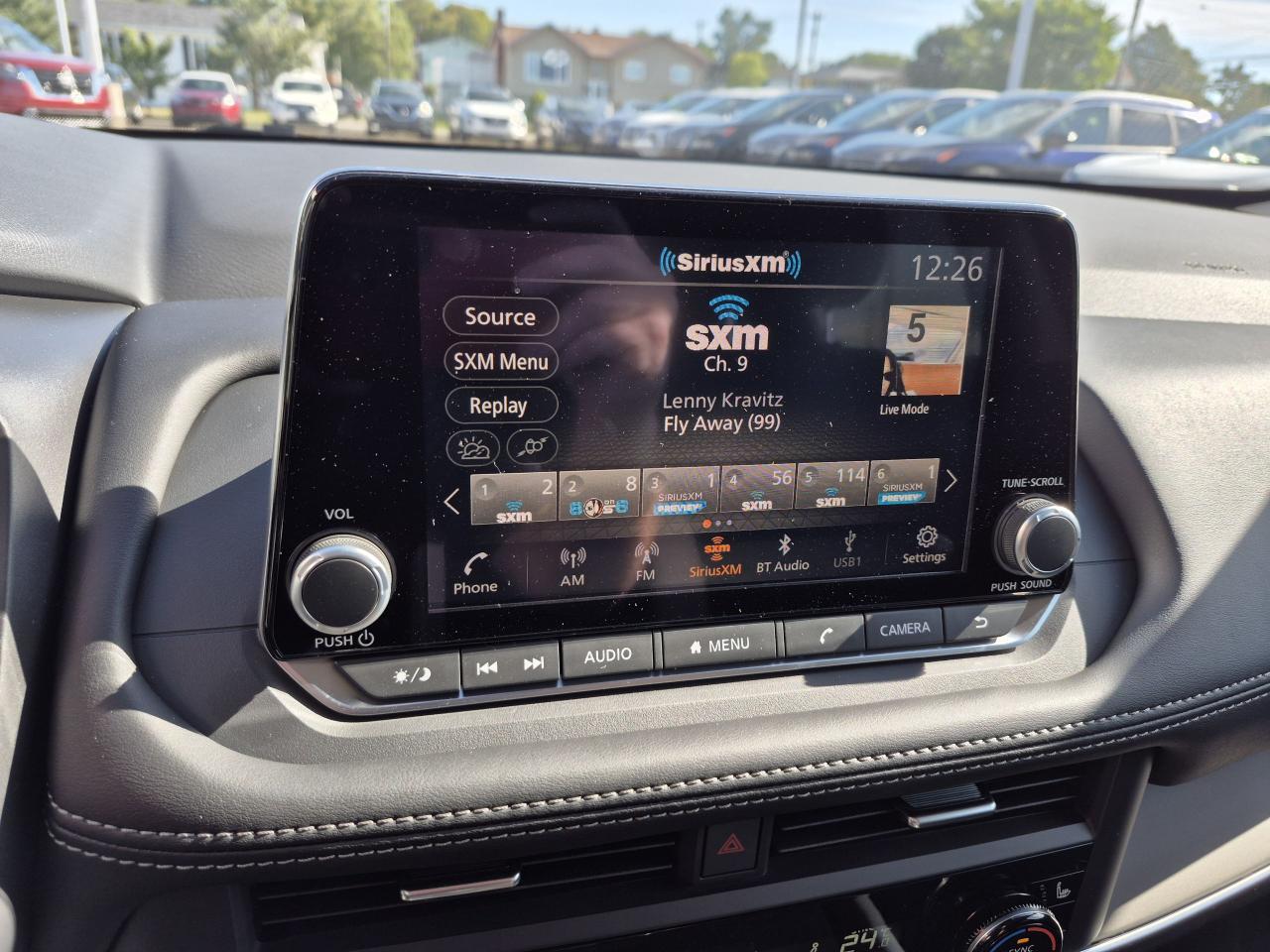 2025 Nissan Rogue S Photo9