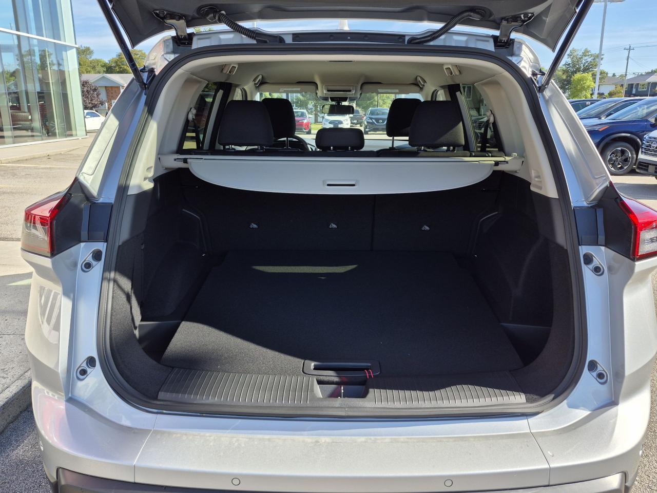 2025 Nissan Rogue S Photo14
