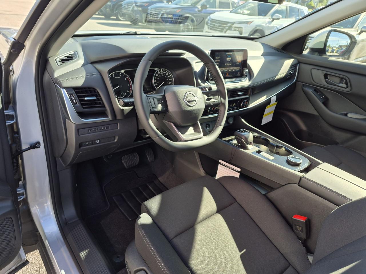 2025 Nissan Rogue S Photo6