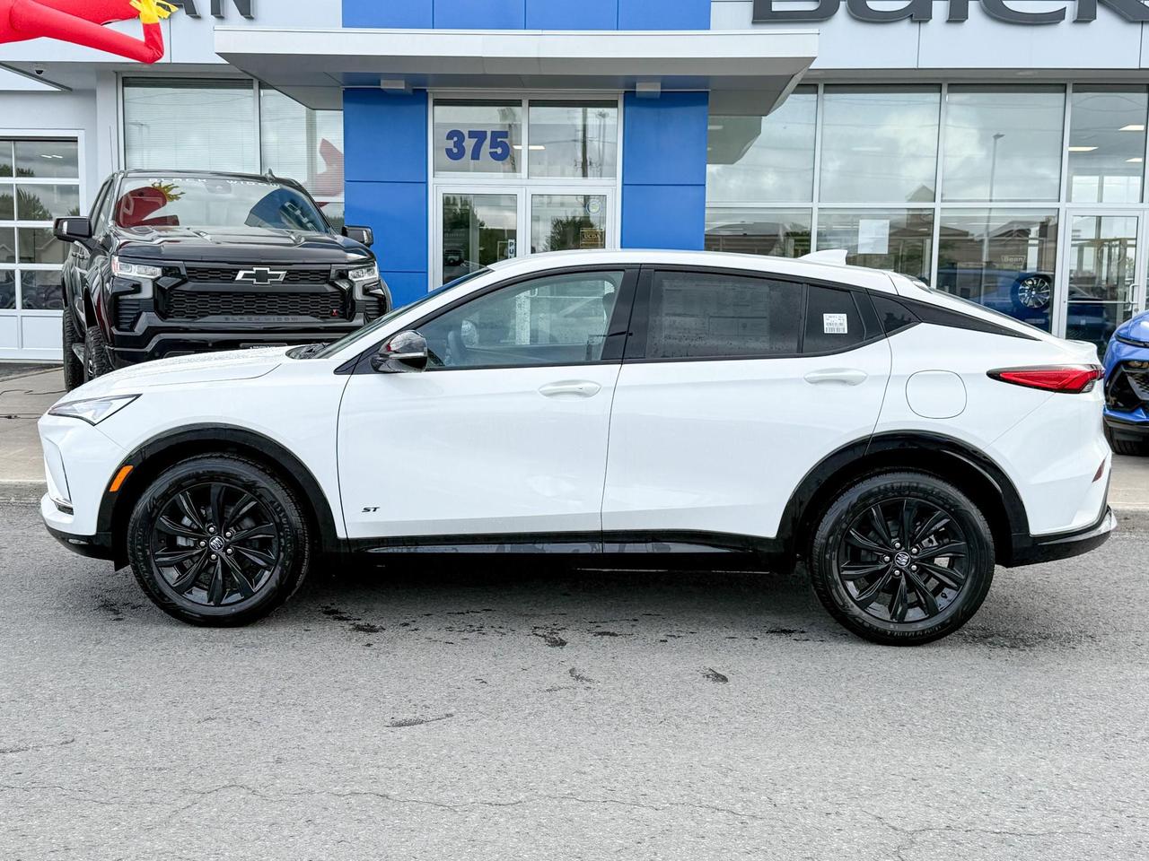2025 Buick Envista Sport Touring 1.2L 3CYL WITH REMOTE START/ENTRY, HEATED SEATS, HEATED STEERING WHEEL, POWER LIFTGATE, ANDROID AUTO AND APPLE CARPLAY Photo1