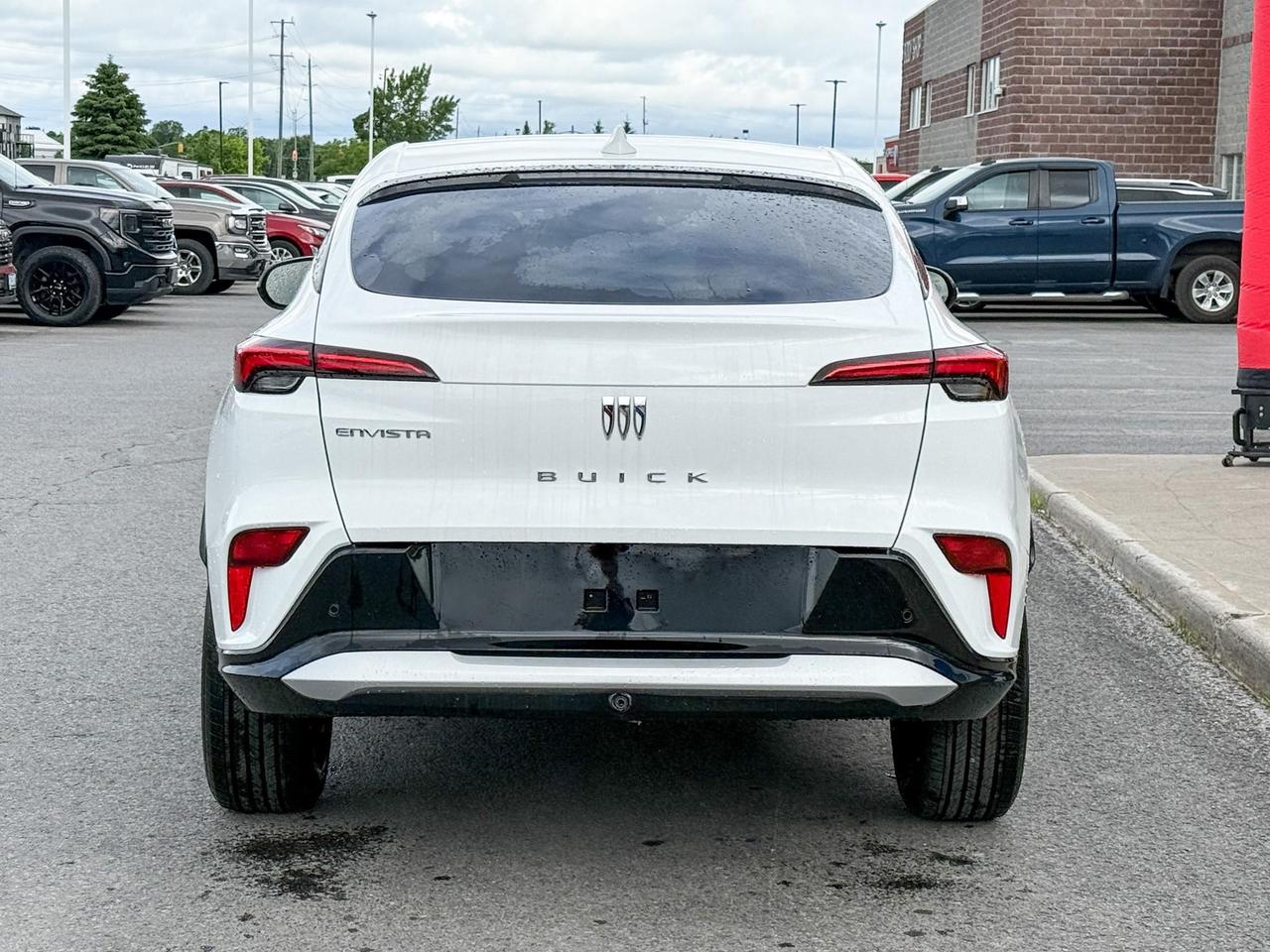 2025 Buick Envista Sport Touring 1.2L 3CYL WITH REMOTE START/ENTRY, HEATED SEATS, HEATED STEERING WHEEL, POWER LIFTGATE, ANDROID AUTO AND APPLE CARPLAY Photo