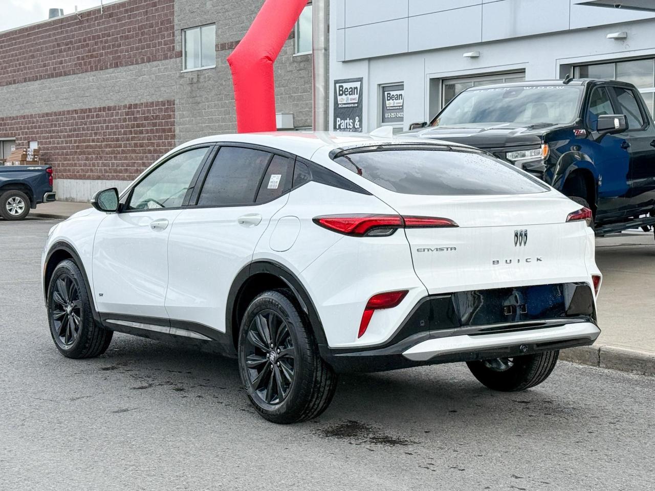 2025 Buick Envista Sport Touring 1.2L 3CYL WITH REMOTE START/ENTRY, HEATED SEATS, HEATED STEERING WHEEL, POWER LIFTGATE, ANDROID AUTO AND APPLE CARPLAY Photo2