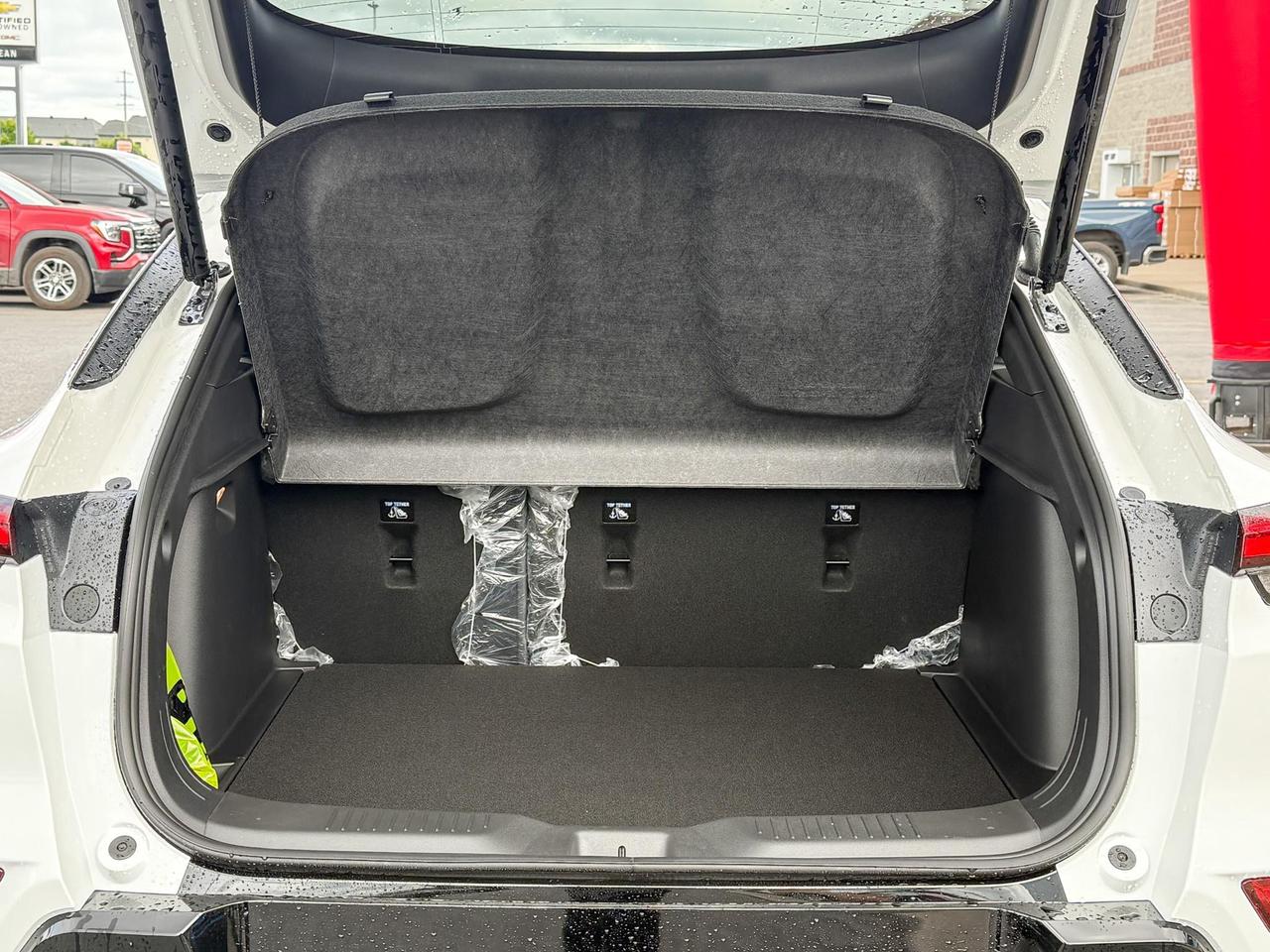 2025 Buick Envista Sport Touring 1.2L 3CYL WITH REMOTE START/ENTRY, HEATED SEATS, HEATED STEERING WHEEL, POWER LIFTGATE, ANDROID AUTO AND APPLE CARPLAY Photo