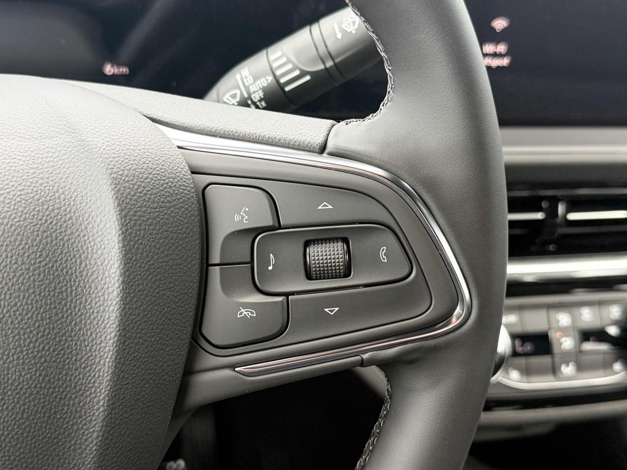 2025 Buick Envista Sport Touring 1.2L 3CYL WITH REMOTE START/ENTRY, HEATED SEATS, HEATED STEERING WHEEL, POWER LIFTGATE, ANDROID AUTO AND APPLE CARPLAY Photo