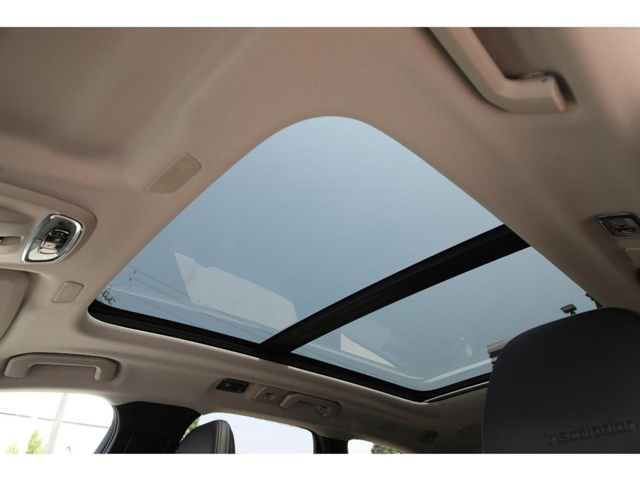 2020 Volvo XC60 T8 Inscription AWD | Turbocharged| 455 HP! Photo