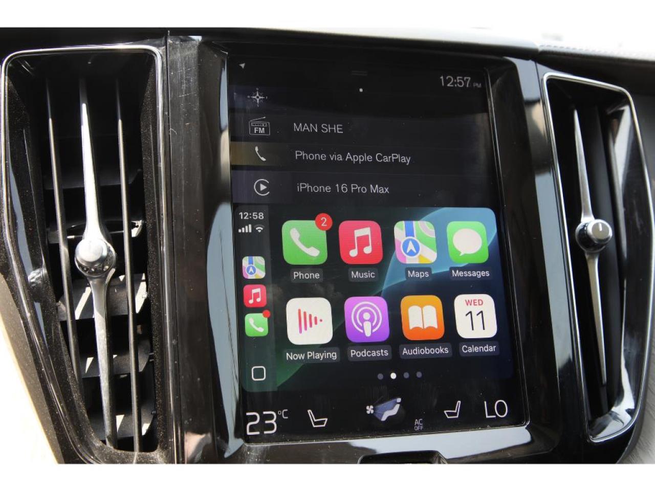 2020 Volvo XC60 T8 Inscription AWD | Turbocharged| 455 HP! Photo