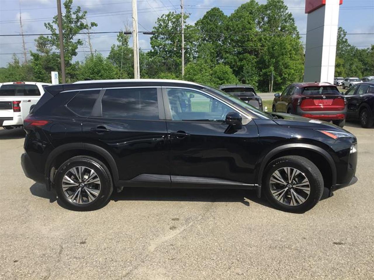 2022 Nissan Rogue SV AWD CVT (2) Photo