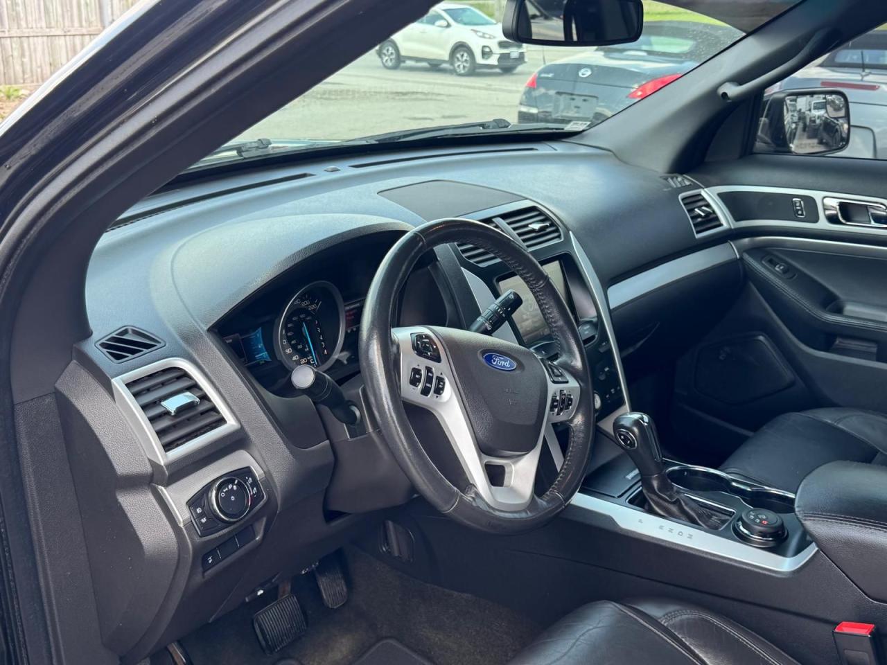 2015 Ford Explorer XLT, NAVI, LEATHER, 7 PASSENGER, 184KMS, CERTIFIED - Photo #17