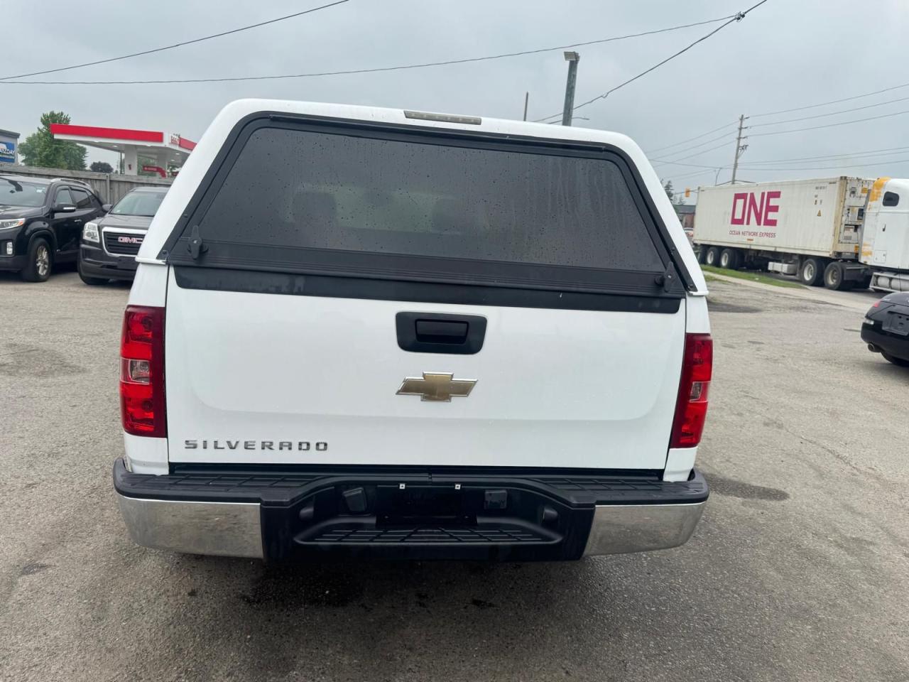 2011 Chevrolet Silverado 1500 WT, REGULAR CAB, NO ACCIDENTS, TOPPER, CERTIFIED - Photo #4