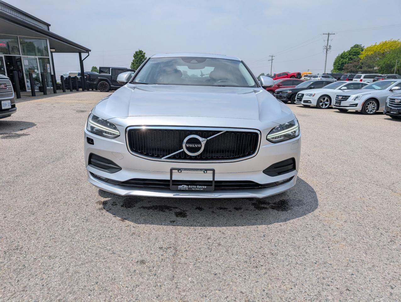 2017 Volvo S90 T6 Momentum Photo3
