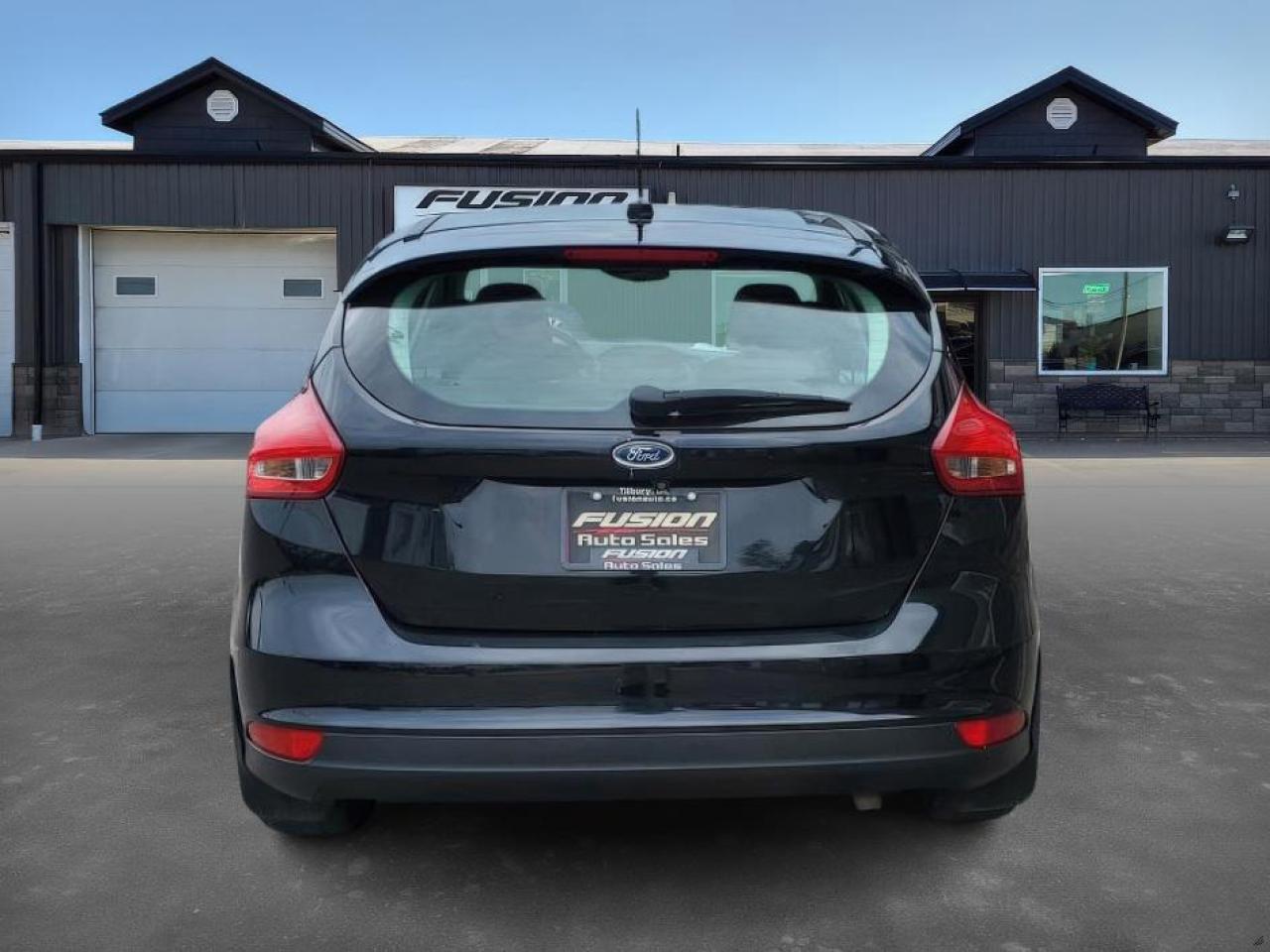 2017 Ford Focus SE-REAR CAMERA-HEATED SEATS-BLUETOOTH-ALLOYS - Photo #4