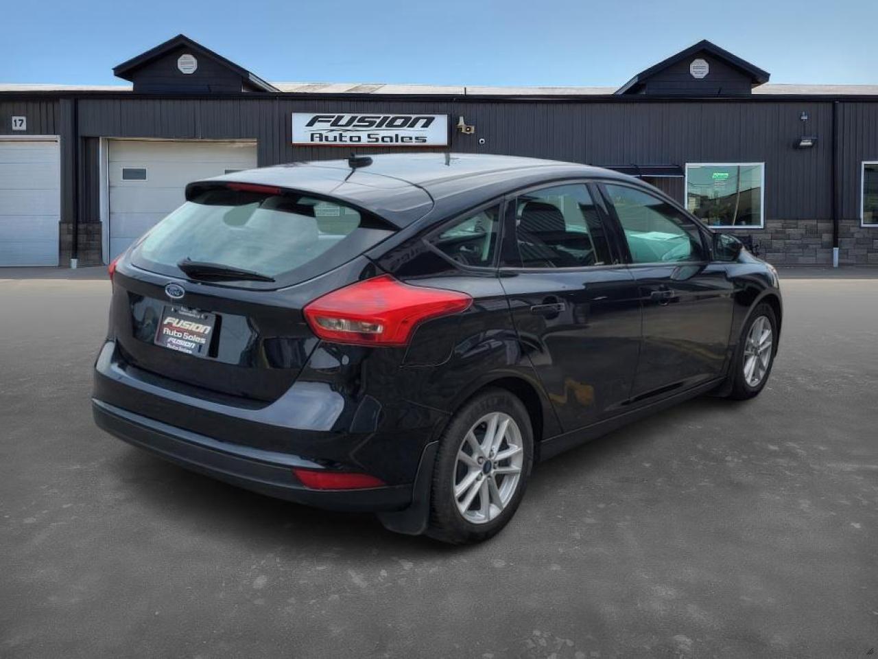 2017 Ford Focus SE-REAR CAMERA-HEATED SEATS-BLUETOOTH-ALLOYS - Photo #5