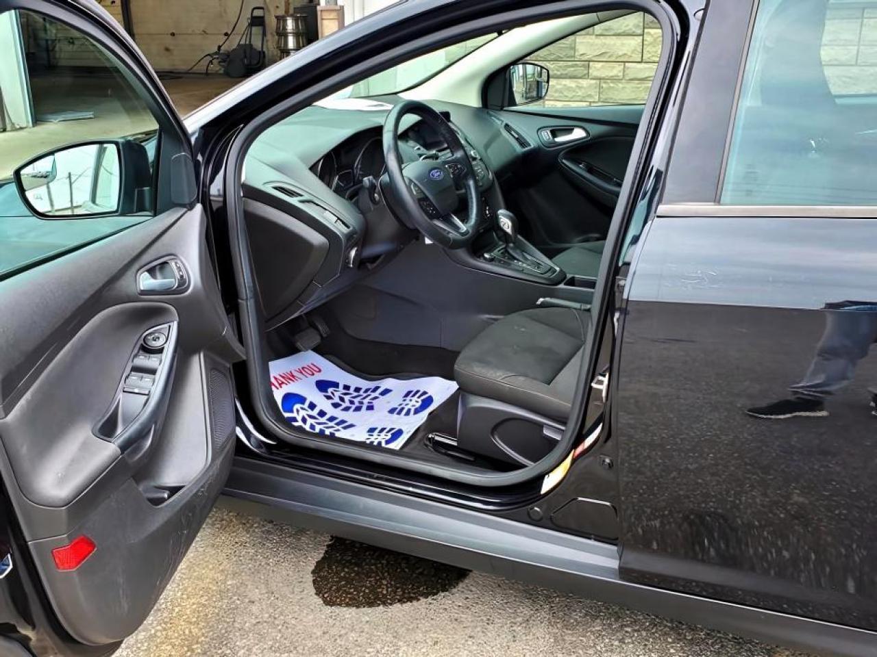 2017 Ford Focus SE-REAR CAMERA-HEATED SEATS-BLUETOOTH-ALLOYS - Photo #9