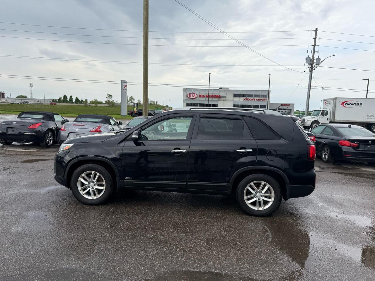2015 Kia Sorento AWD, LEATHER, LOADED, 4 CYL, CERTIFIED - Photo #2