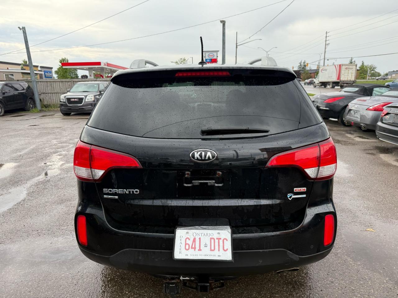 2015 Kia Sorento AWD, LEATHER, LOADED, 4 CYL, CERTIFIED - Photo #4