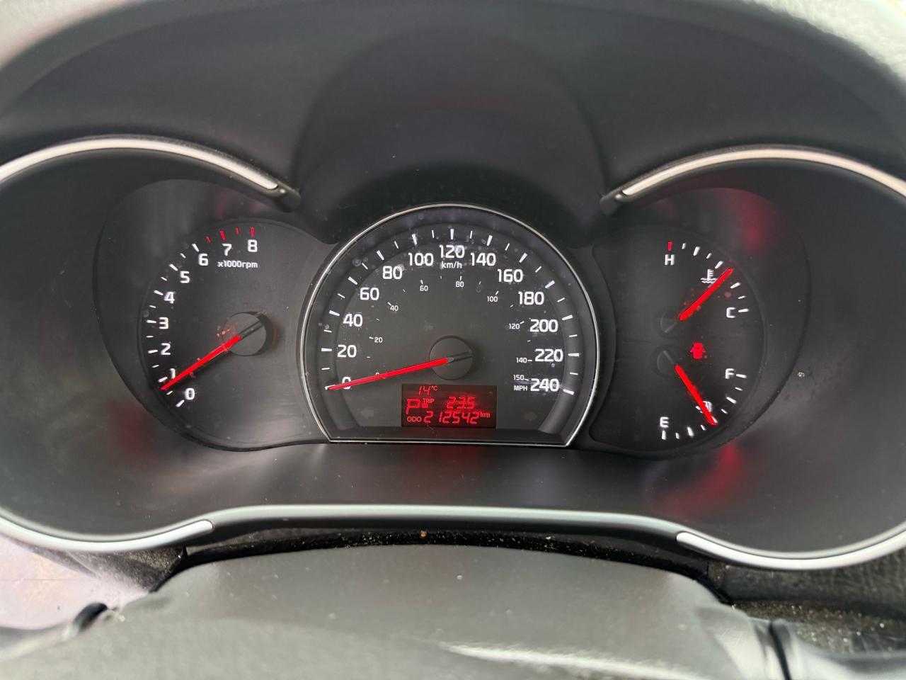 2015 Kia Sorento AWD, LEATHER, LOADED, 4 CYL, CERTIFIED - Photo #9