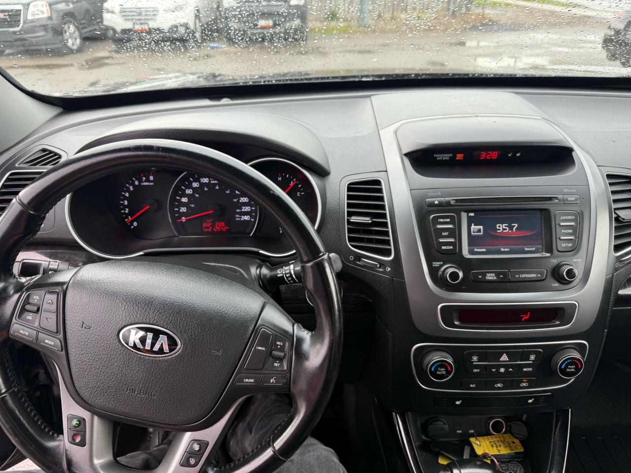 2015 Kia Sorento AWD, LEATHER, LOADED, 4 CYL, CERTIFIED - Photo #11