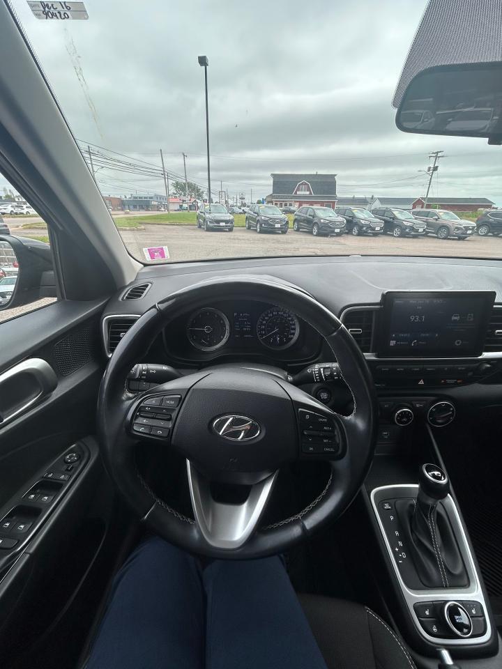 2021 Hyundai Venue PREFERRED - Photo #9