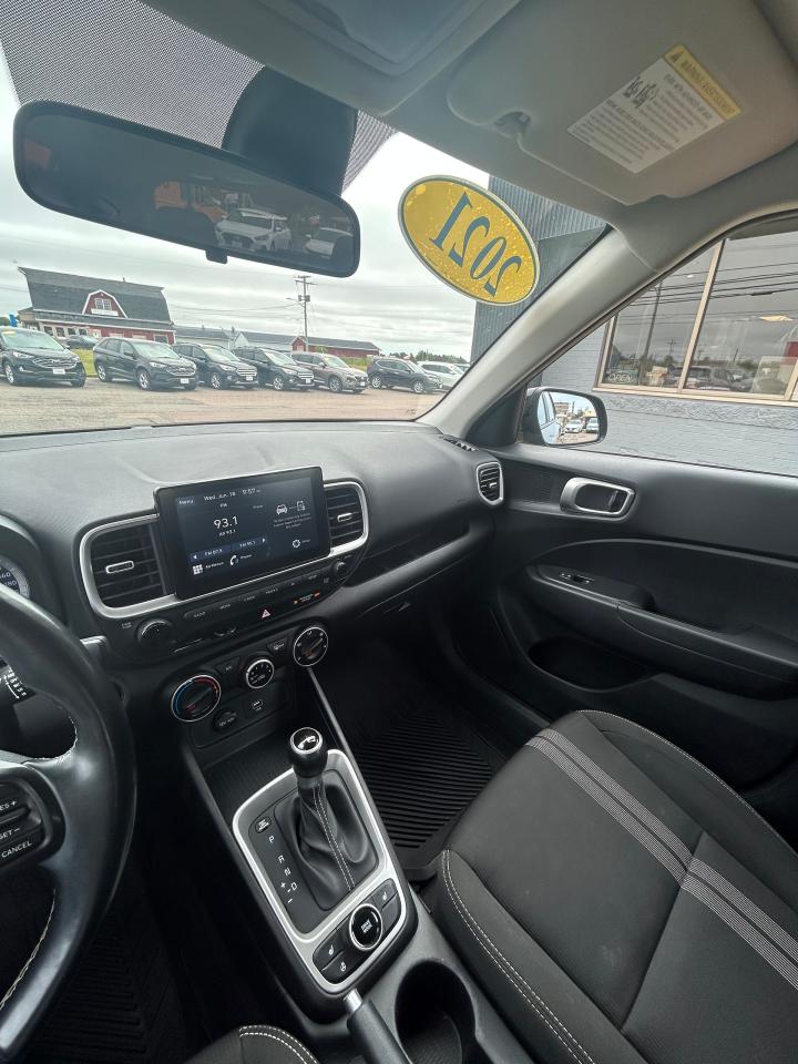 2021 Hyundai Venue PREFERRED - Photo #10