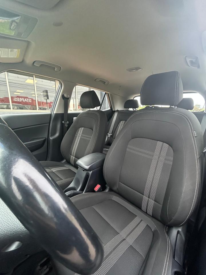 2021 Hyundai Venue PREFERRED - Photo #8