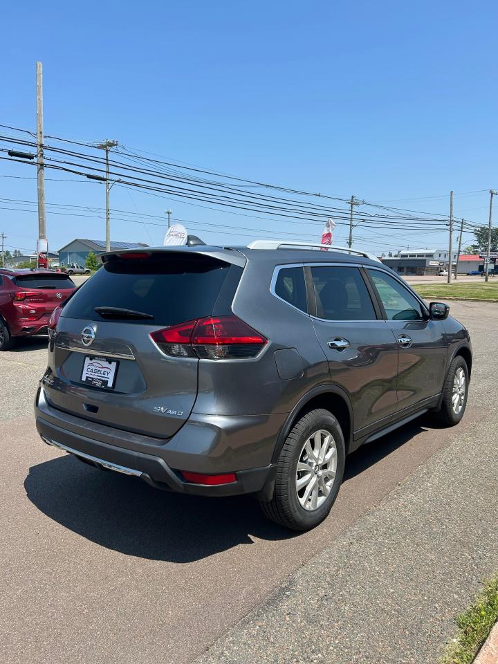 2018 Nissan Rogue SV - Photo #4