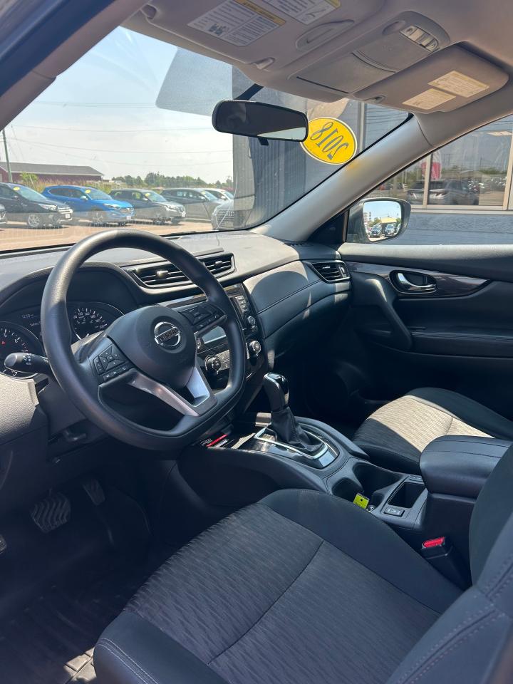 2018 Nissan Rogue SV - Photo #7