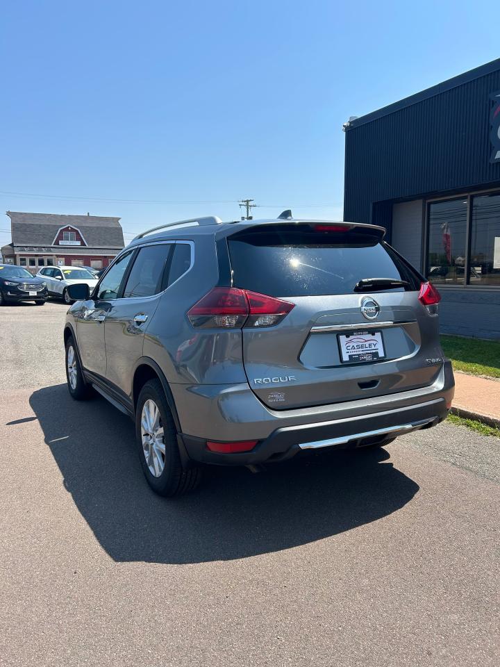 2018 Nissan Rogue SV - Photo #6