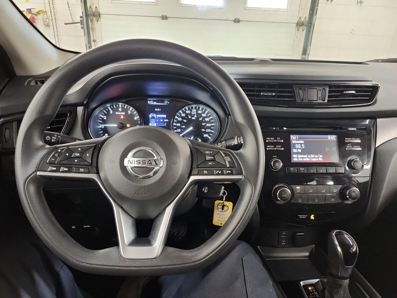 2017 Nissan Qashqai S Photo3