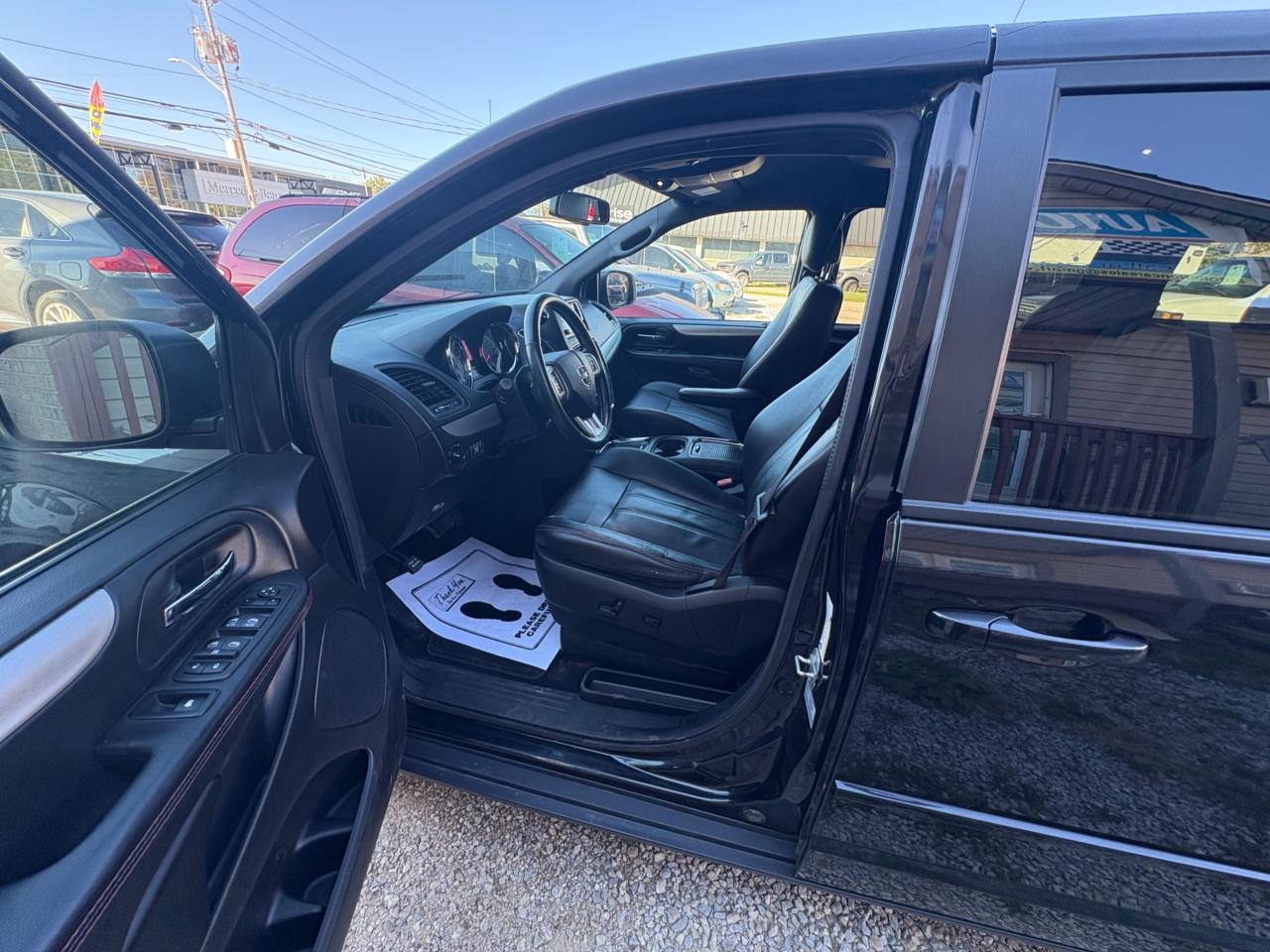 2017 Dodge Grand Caravan 4dr Wgn GT with Safety and Warranty Photo