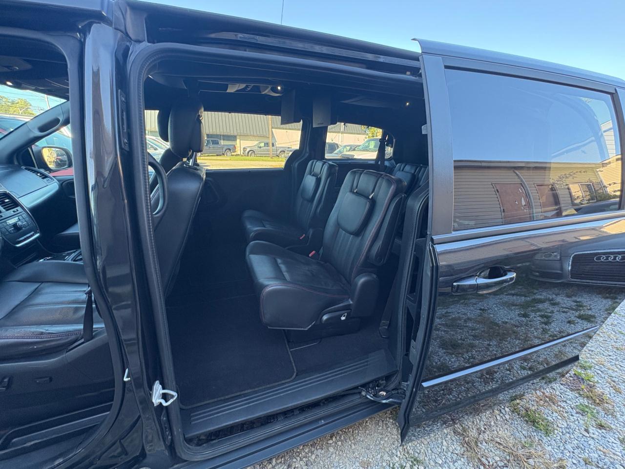 2017 Dodge Grand Caravan 4dr Wgn GT with Safety and Warranty Photo