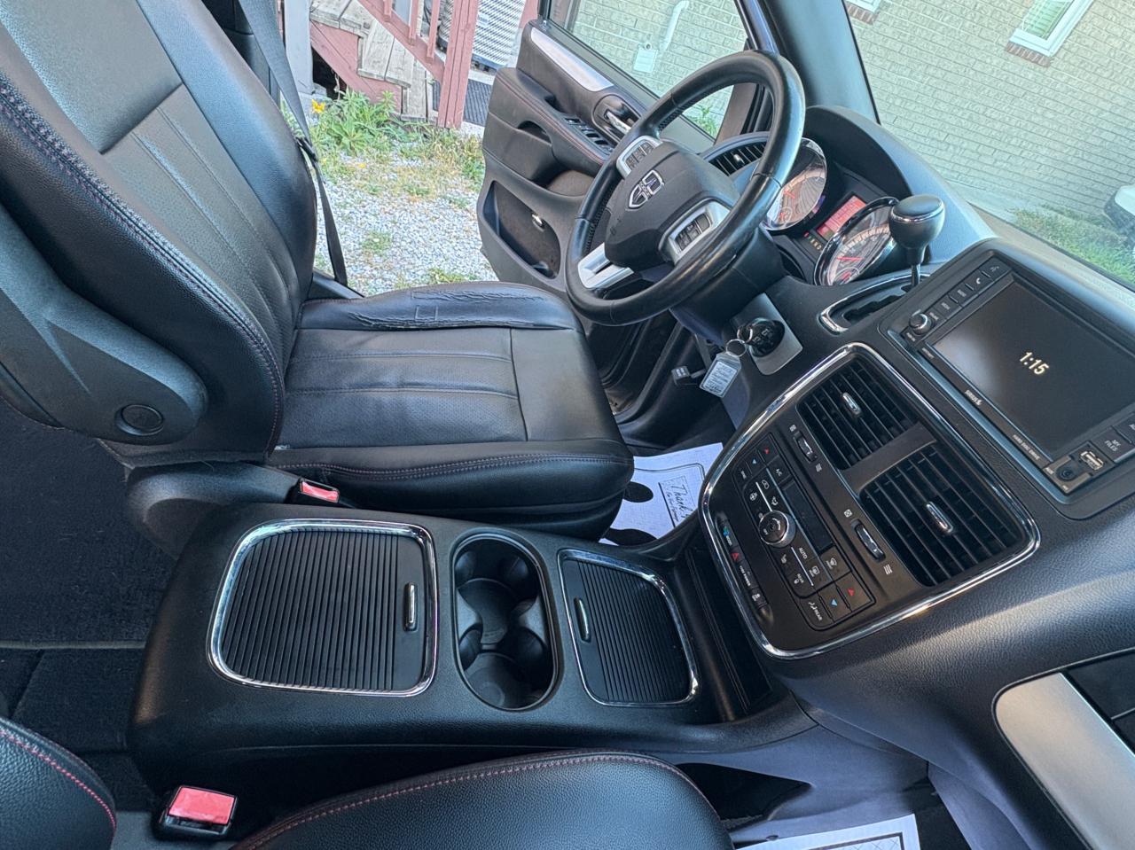 2017 Dodge Grand Caravan 4dr Wgn GT with Safety and Warranty Photo