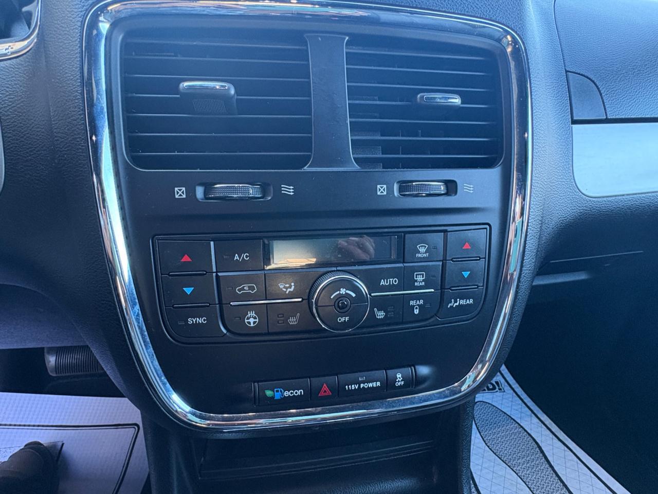 2017 Dodge Grand Caravan 4dr Wgn GT with Safety and Warranty Photo