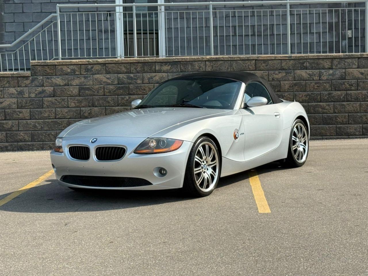 Used 2004 BMW Z4 2dr Roadster 2.5i| $0 DOWN | EVERYONE APPROVED! for sale in Calgary, AB