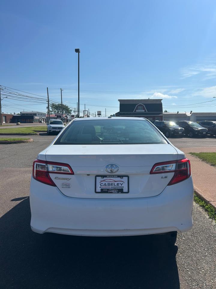 2014 Toyota Camry LE - Photo #5