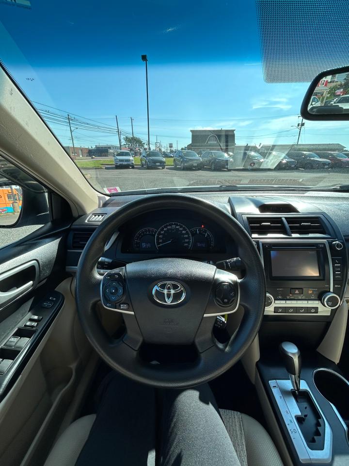 2014 Toyota Camry LE - Photo #9