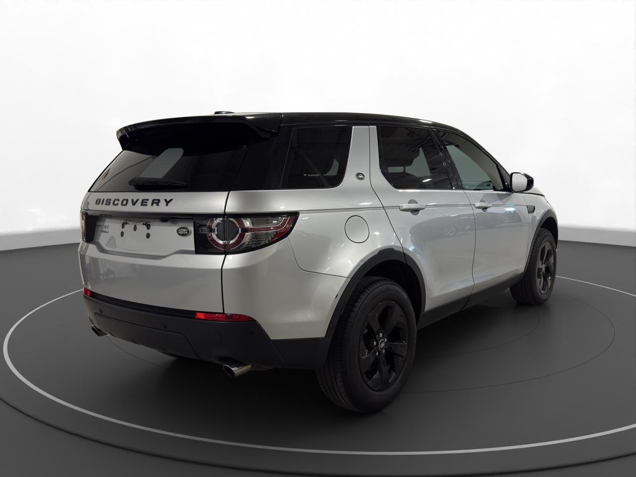 2016 Land Rover Discovery Sport HSE - Photo #8