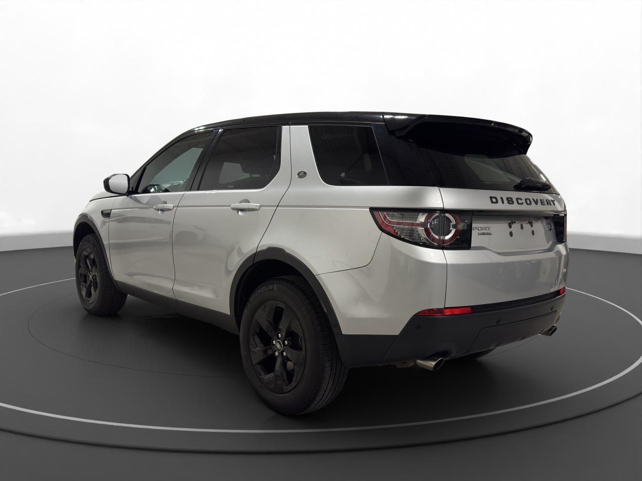 2016 Land Rover Discovery Sport HSE - Photo #6