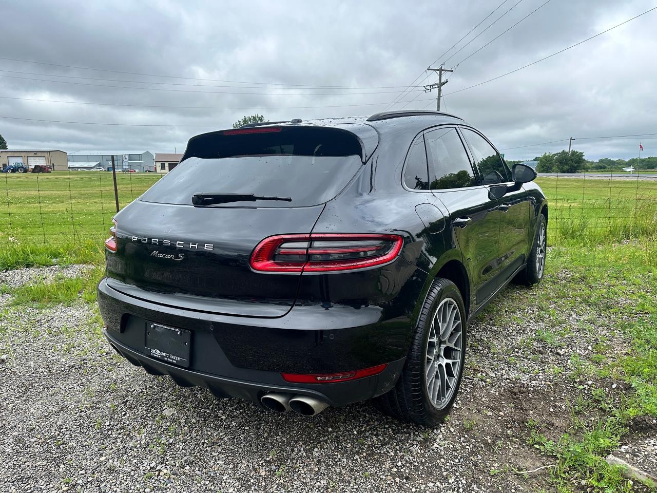 2017 Porsche Macan S - Photo #3