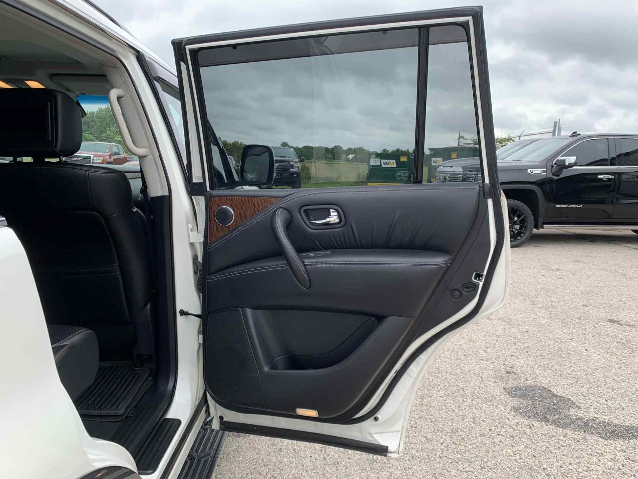 2017 Nissan Armada Platinum Edition - Photo #11