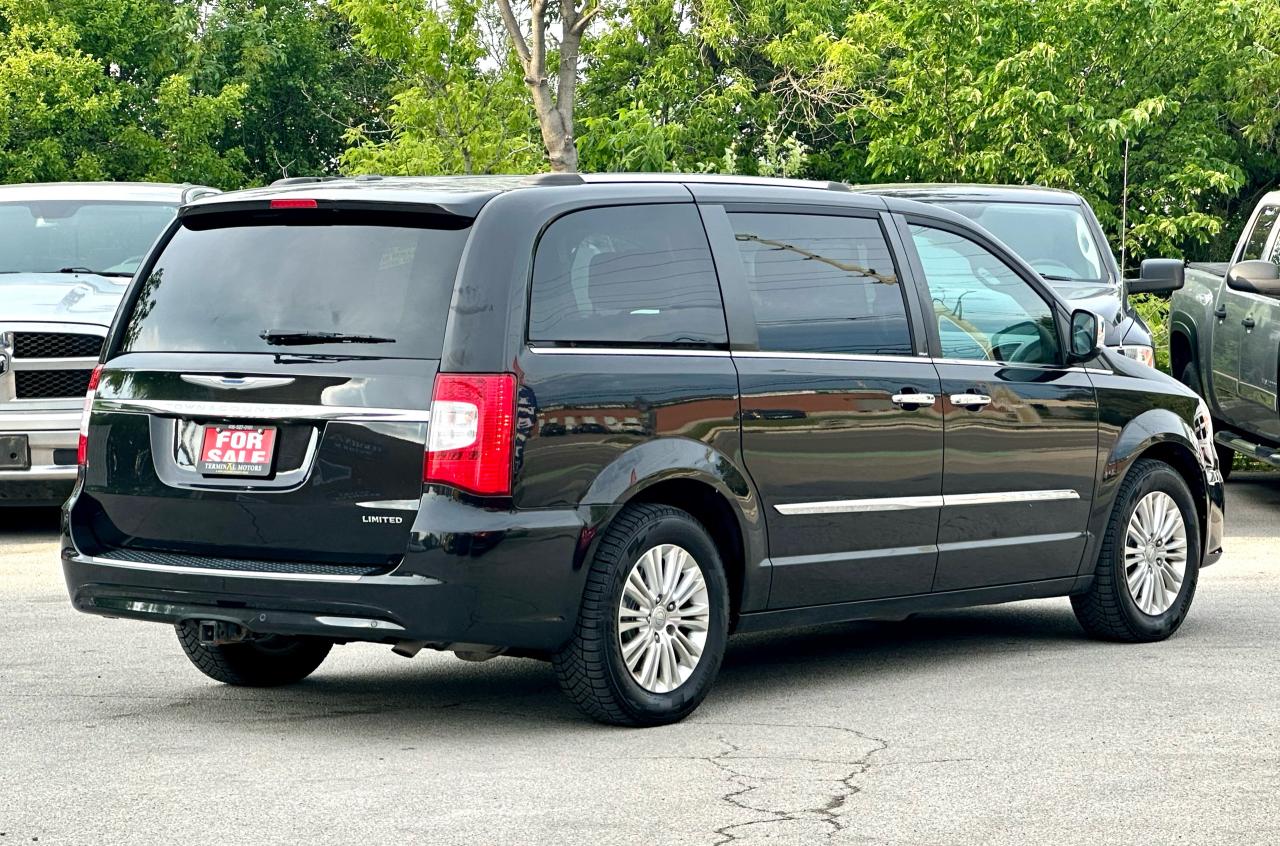 2014 Chrysler Town & Country Limited - Photo #8