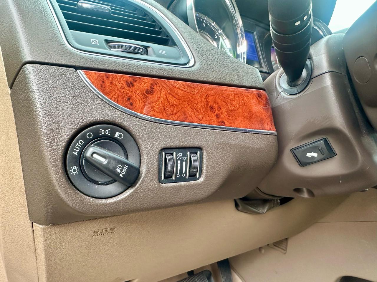 2014 Chrysler Town & Country Limited - Photo #15