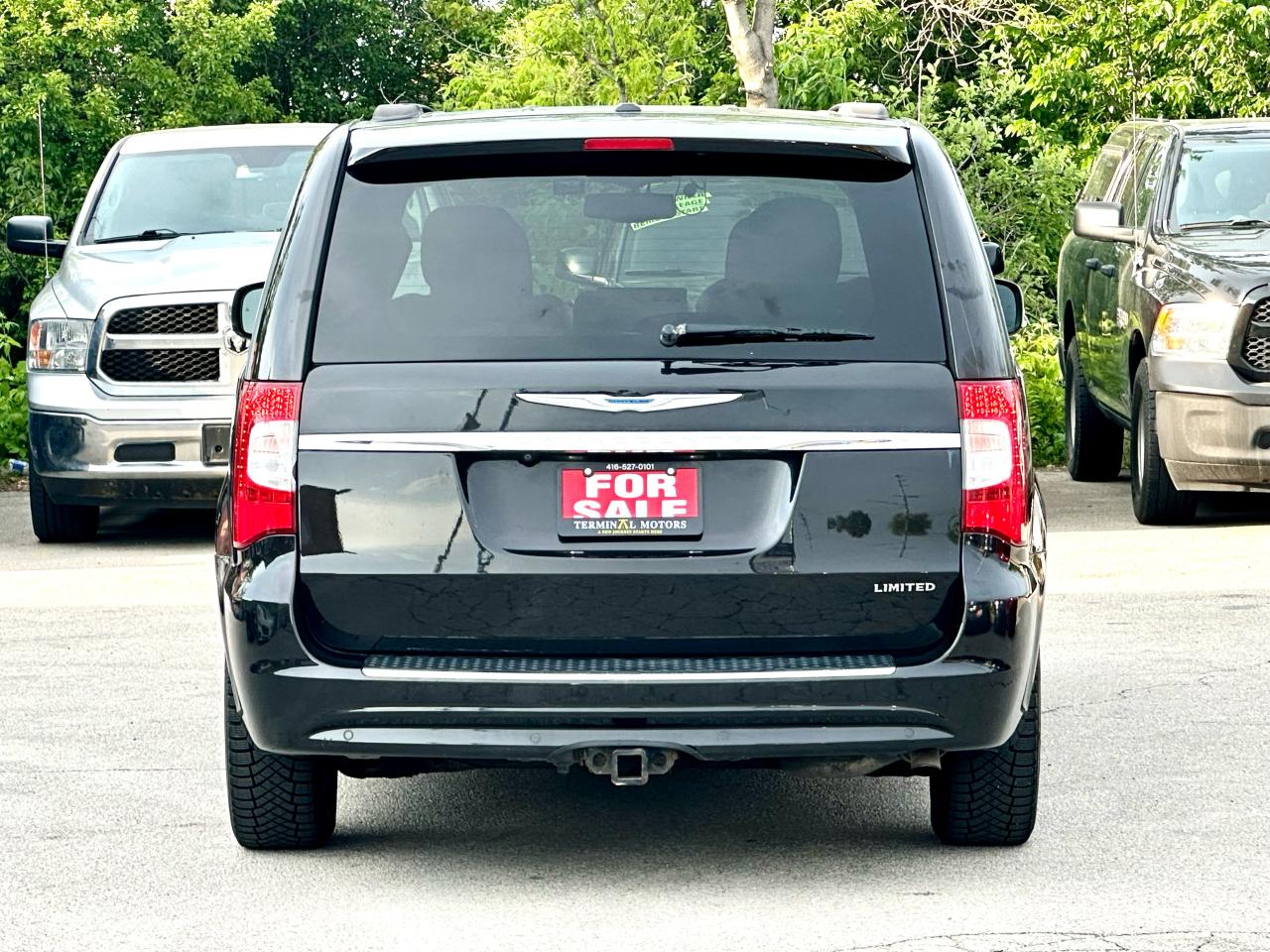 2014 Chrysler Town & Country Limited - Photo #6