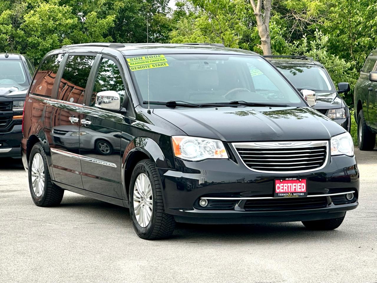 2014 Chrysler Town & Country Limited - Photo #10