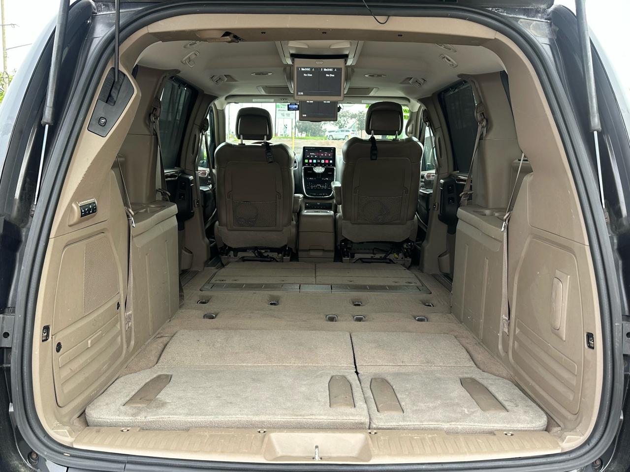 2014 Chrysler Town & Country Limited - Photo #31