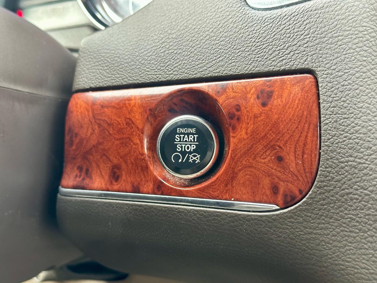 2014 Chrysler Town & Country Limited - Photo #27