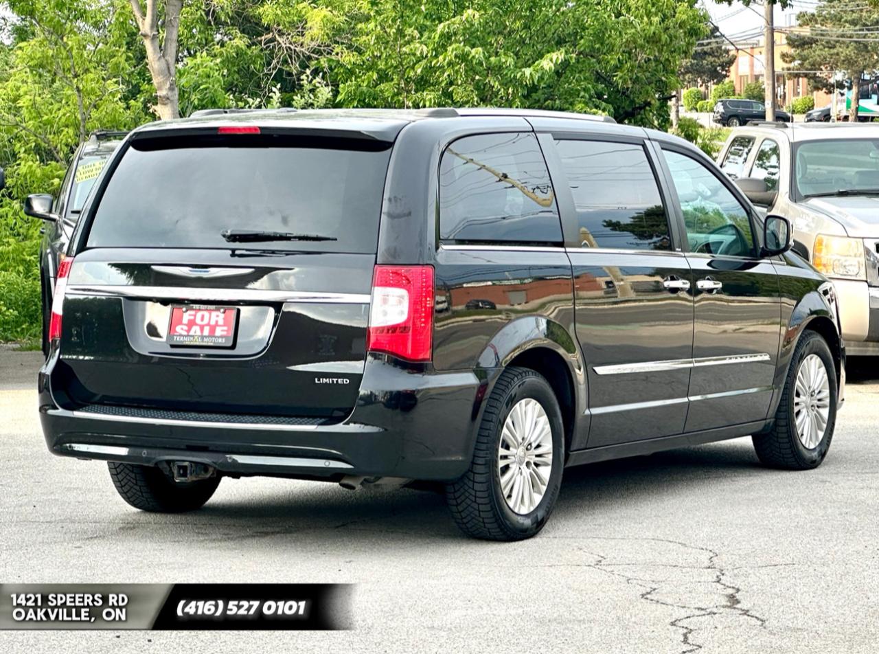 2014 Chrysler Town & Country Limited - Photo #6