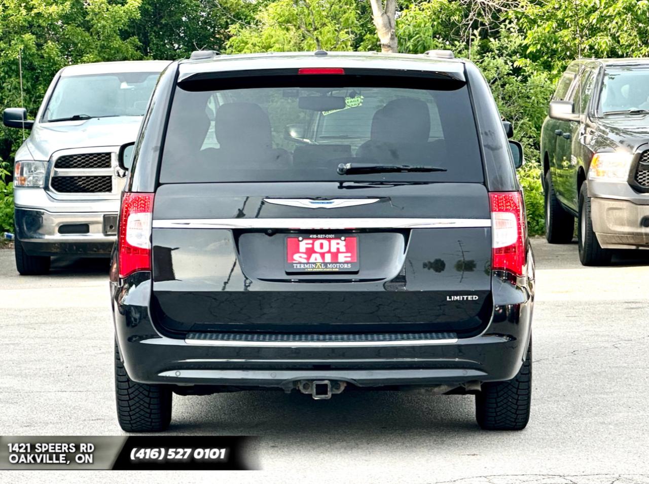 2014 Chrysler Town & Country Limited - Photo #5