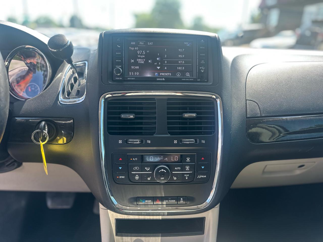 2017 Dodge Grand Caravan Crew Plus Photo18